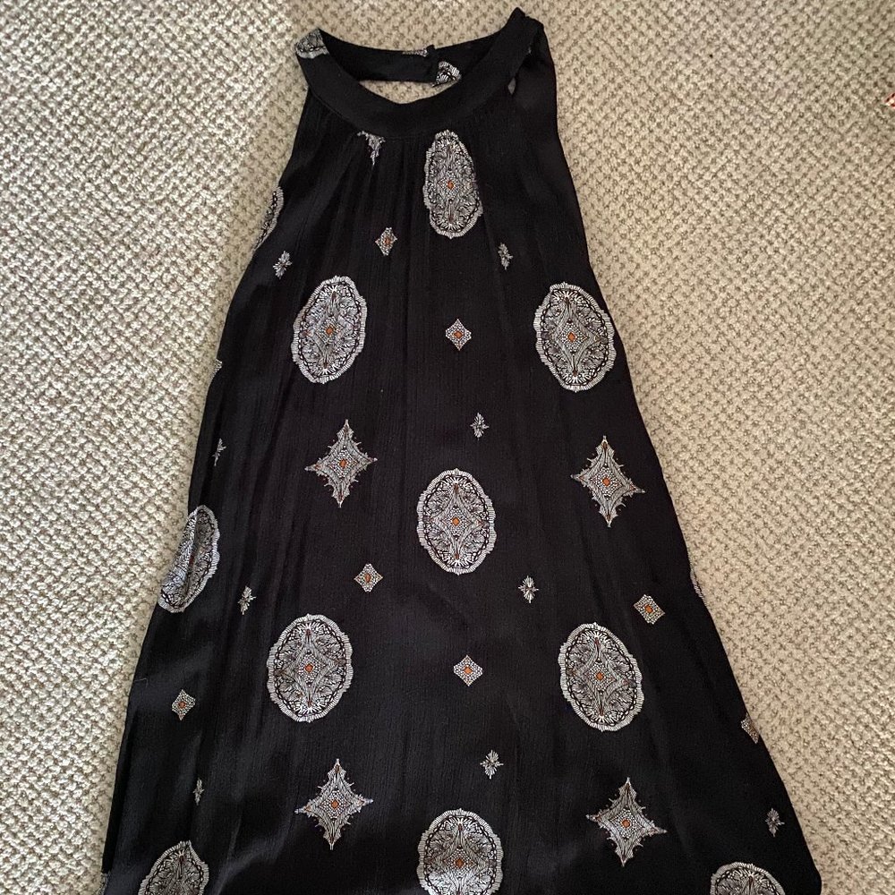 ENTRO Halter Swing Dress with Keyhole Back